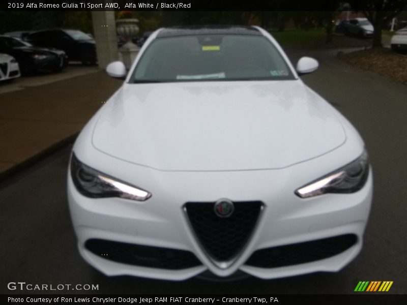 Alfa White / Black/Red 2019 Alfa Romeo Giulia Ti Sport AWD