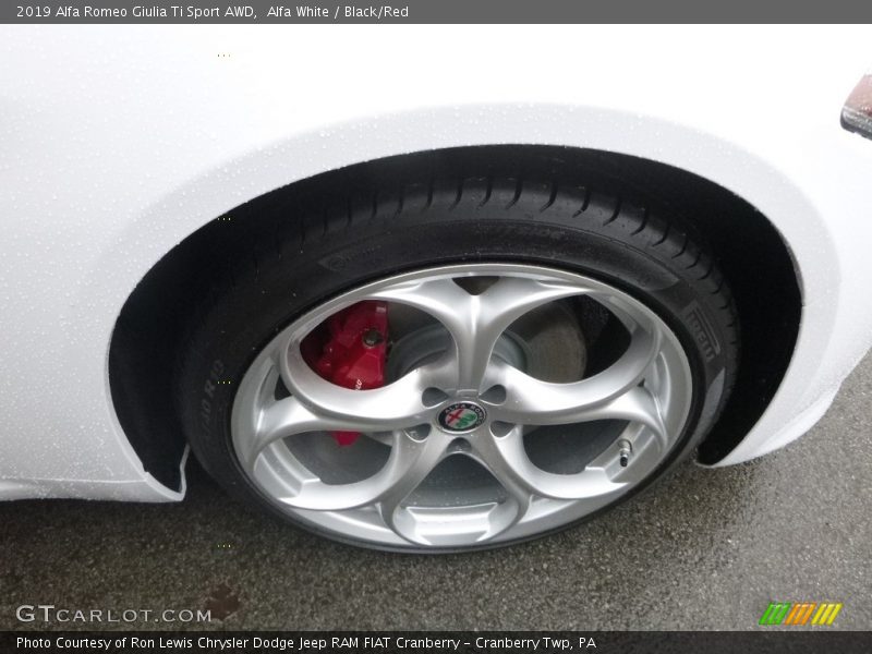 Alfa White / Black/Red 2019 Alfa Romeo Giulia Ti Sport AWD