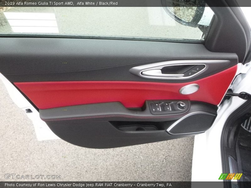 Alfa White / Black/Red 2019 Alfa Romeo Giulia Ti Sport AWD
