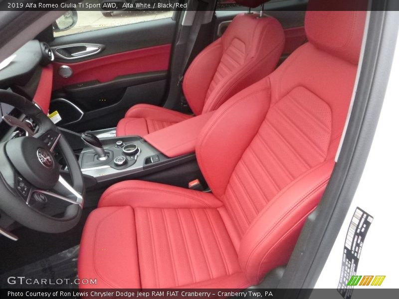 Alfa White / Black/Red 2019 Alfa Romeo Giulia Ti Sport AWD