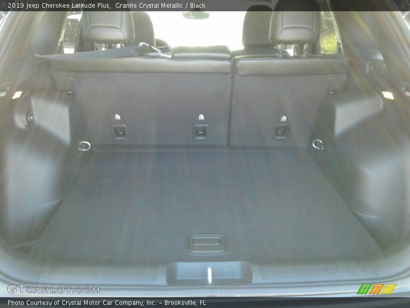 Granite Crystal Metallic / Black 2019 Jeep Cherokee Latitude Plus