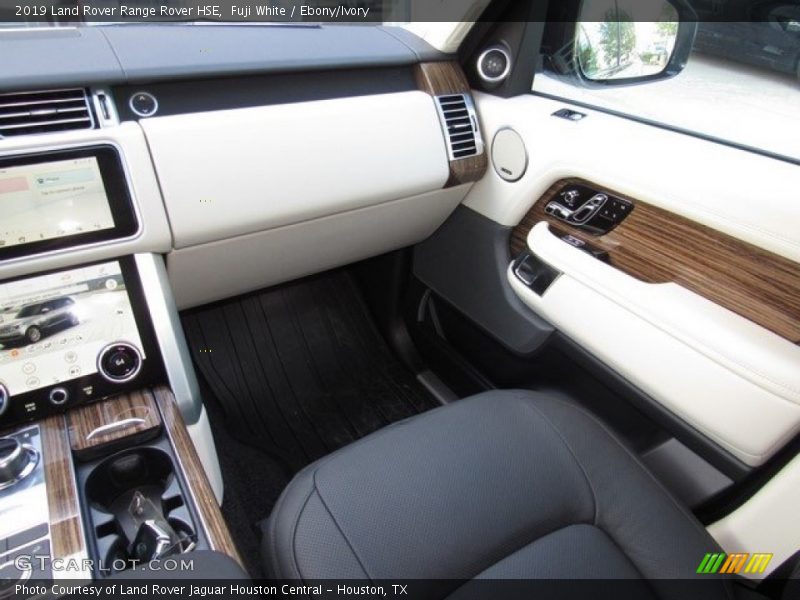 Dashboard of 2019 Range Rover HSE