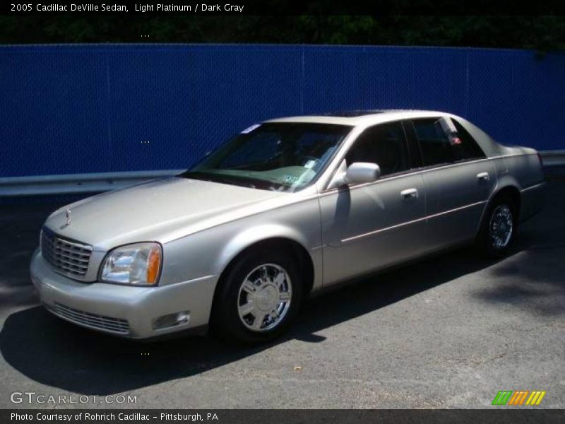 Light Platinum / Dark Gray 2005 Cadillac DeVille Sedan