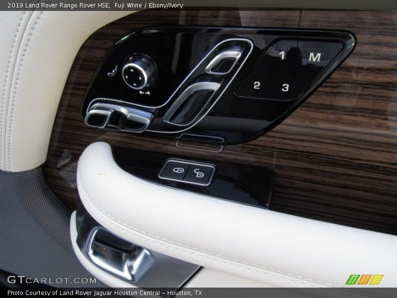 Controls of 2019 Range Rover HSE