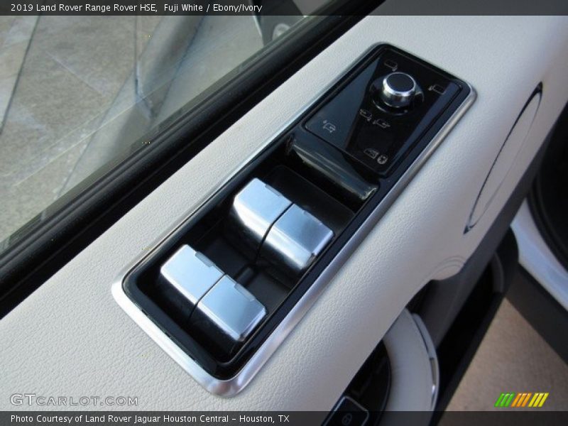 Controls of 2019 Range Rover HSE