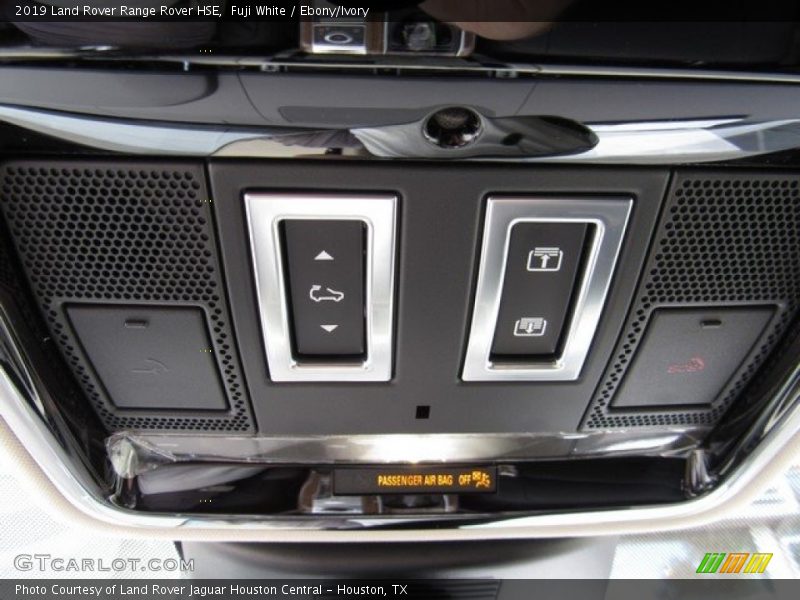 Controls of 2019 Range Rover HSE