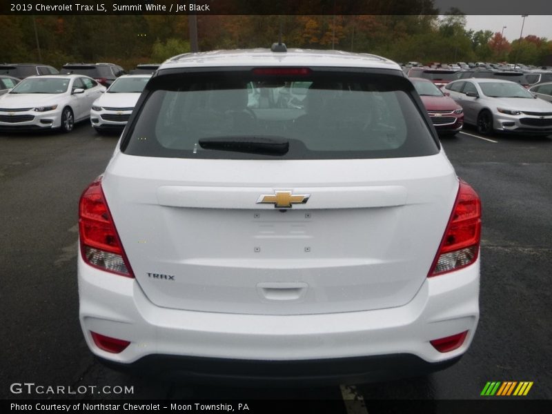 Summit White / Jet Black 2019 Chevrolet Trax LS