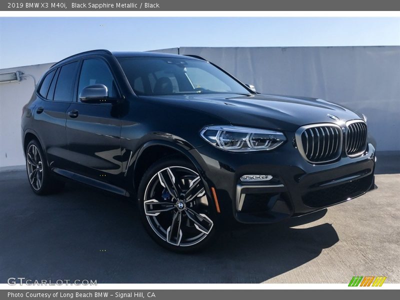 Front 3/4 View of 2019 X3 M40i
