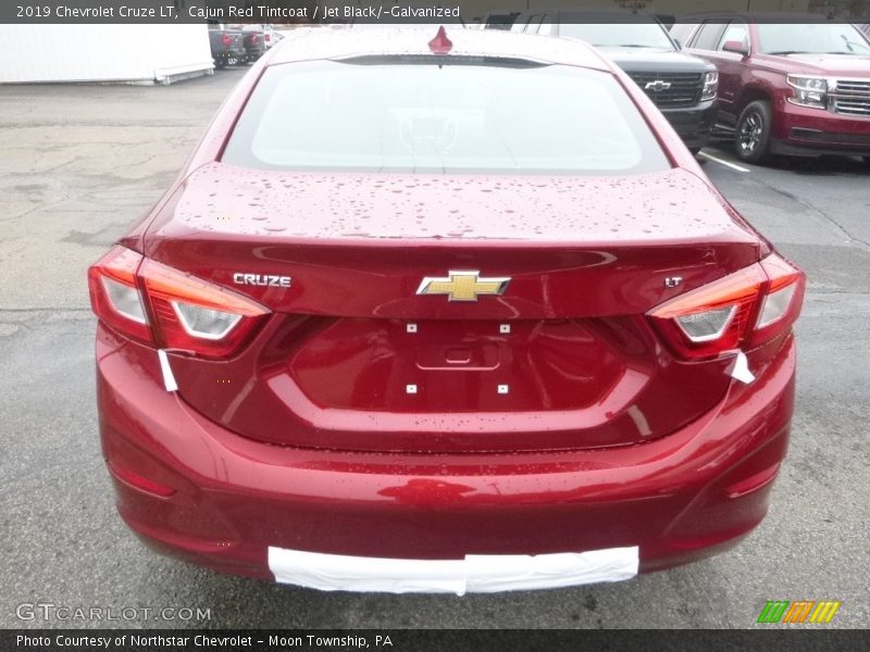 Cajun Red Tintcoat / Jet Black/­Galvanized 2019 Chevrolet Cruze LT