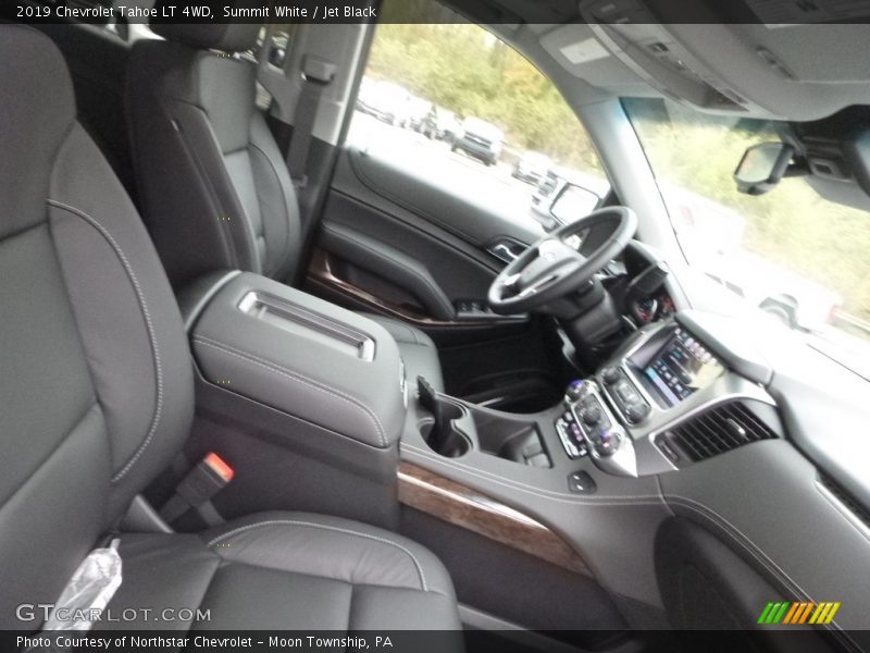 Summit White / Jet Black 2019 Chevrolet Tahoe LT 4WD