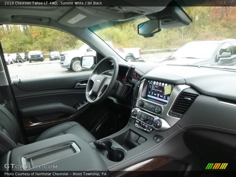 Summit White / Jet Black 2019 Chevrolet Tahoe LT 4WD