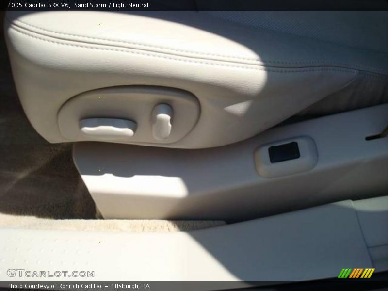 Sand Storm / Light Neutral 2005 Cadillac SRX V6