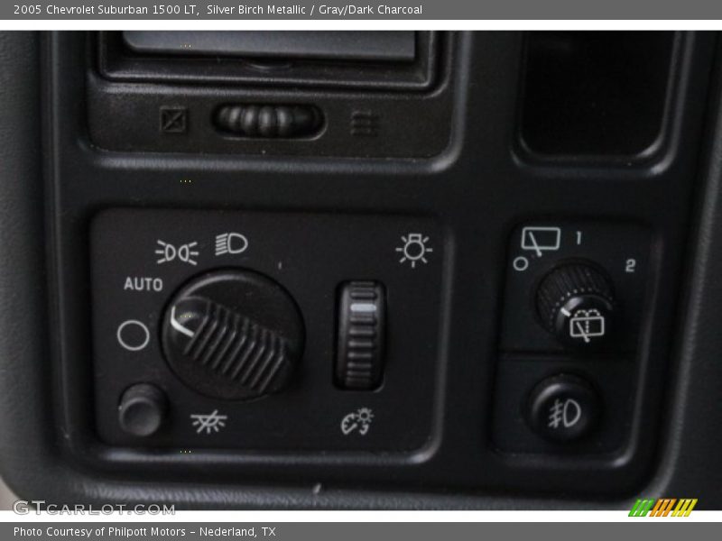 Silver Birch Metallic / Gray/Dark Charcoal 2005 Chevrolet Suburban 1500 LT