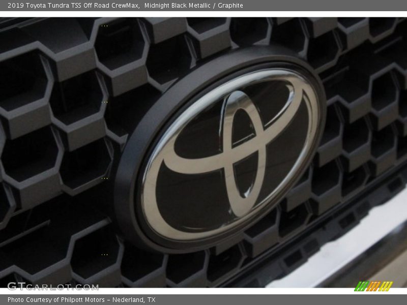 Midnight Black Metallic / Graphite 2019 Toyota Tundra TSS Off Road CrewMax