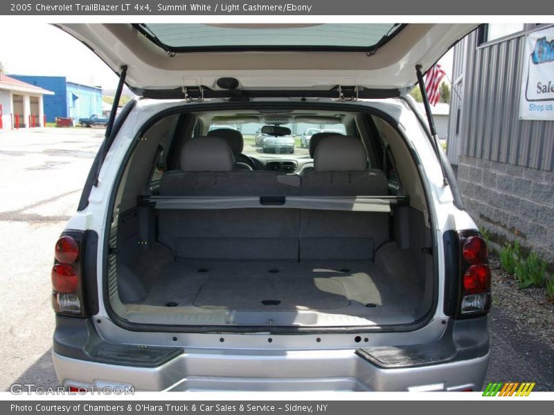 Summit White / Light Cashmere/Ebony 2005 Chevrolet TrailBlazer LT 4x4