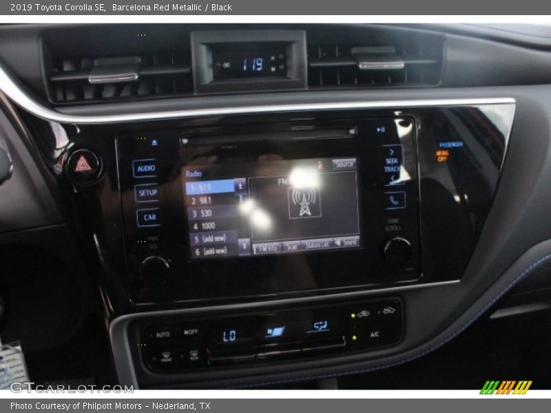 Barcelona Red Metallic / Black 2019 Toyota Corolla SE