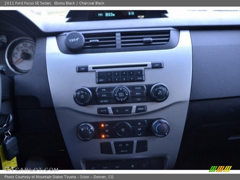 Ebony Black / Charcoal Black 2011 Ford Focus SE Sedan
