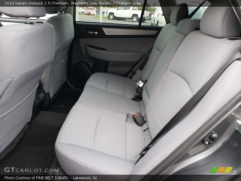 Magnetite Gray Metallic / Titanium Gray 2019 Subaru Outback 2.5i Premium