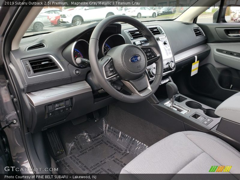 Magnetite Gray Metallic / Titanium Gray 2019 Subaru Outback 2.5i Premium