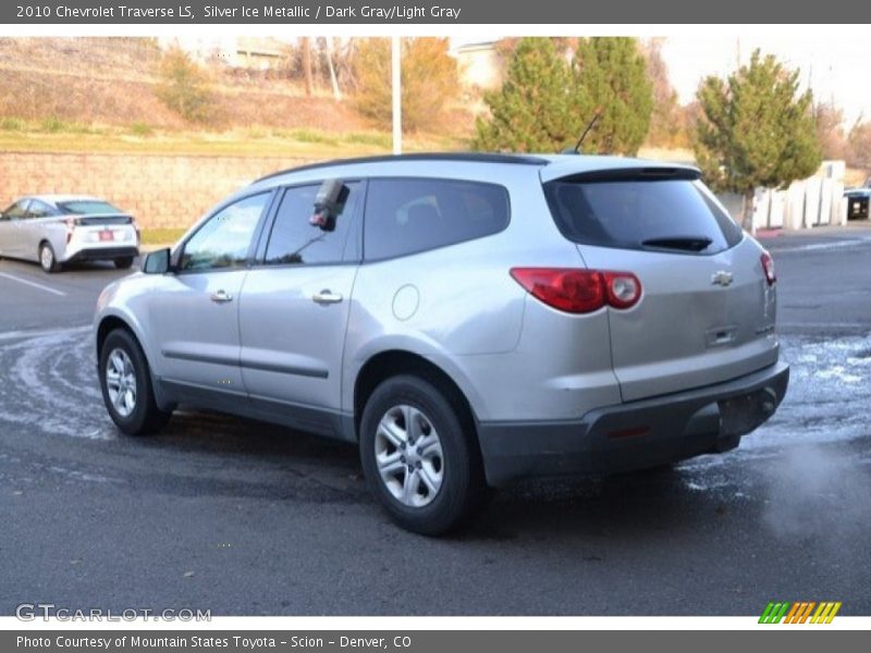 Silver Ice Metallic / Dark Gray/Light Gray 2010 Chevrolet Traverse LS