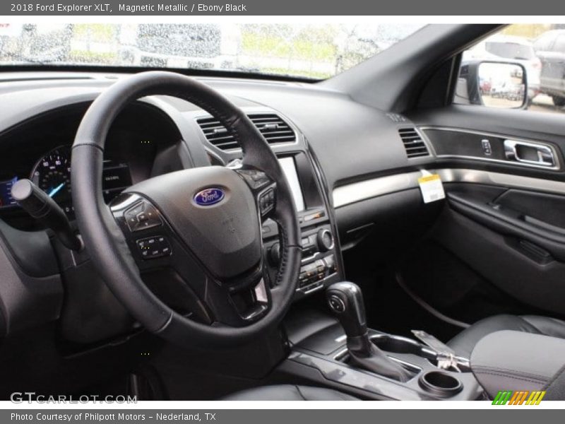 Magnetic Metallic / Ebony Black 2018 Ford Explorer XLT