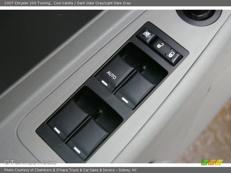 Cool Vanilla / Dark Slate Gray/Light Slate Gray 2007 Chrysler 300 Touring