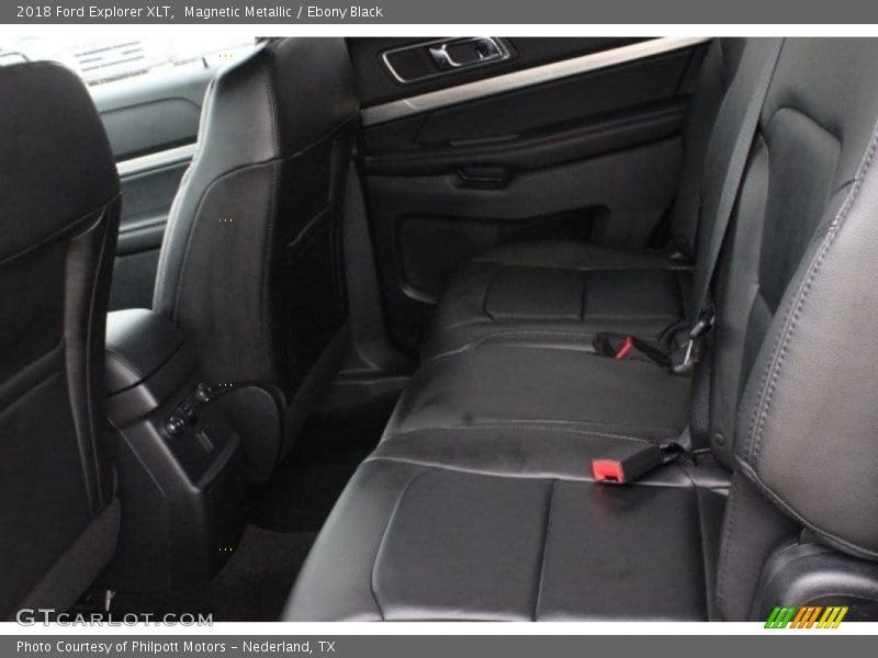 Magnetic Metallic / Ebony Black 2018 Ford Explorer XLT