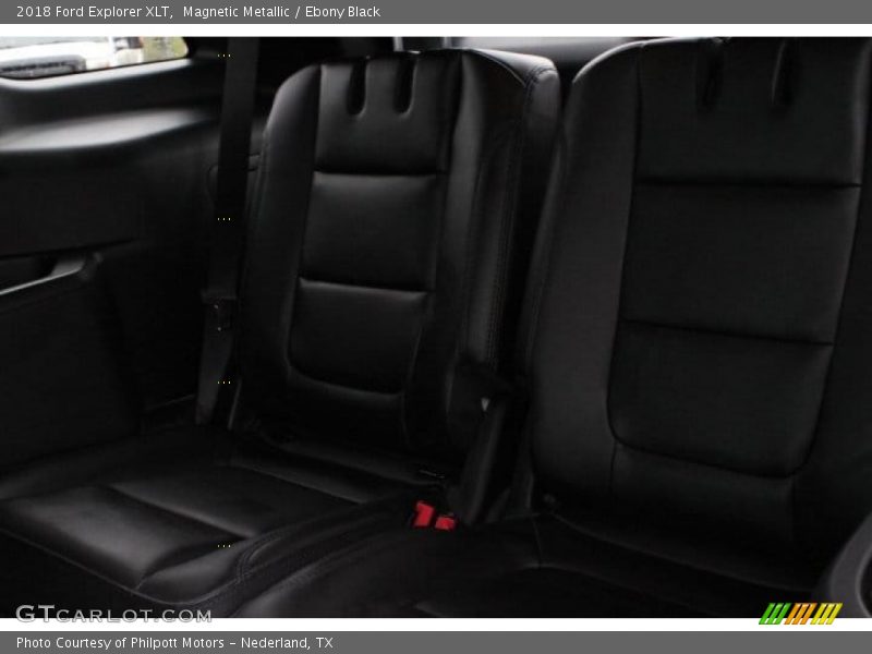 Magnetic Metallic / Ebony Black 2018 Ford Explorer XLT