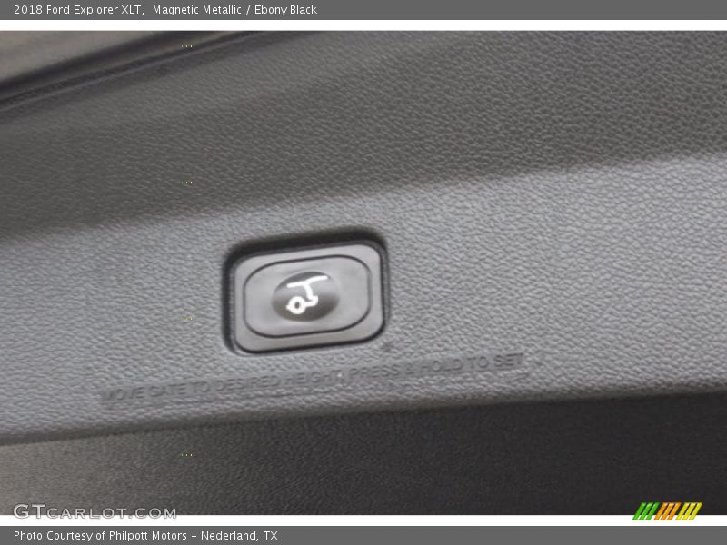 Magnetic Metallic / Ebony Black 2018 Ford Explorer XLT