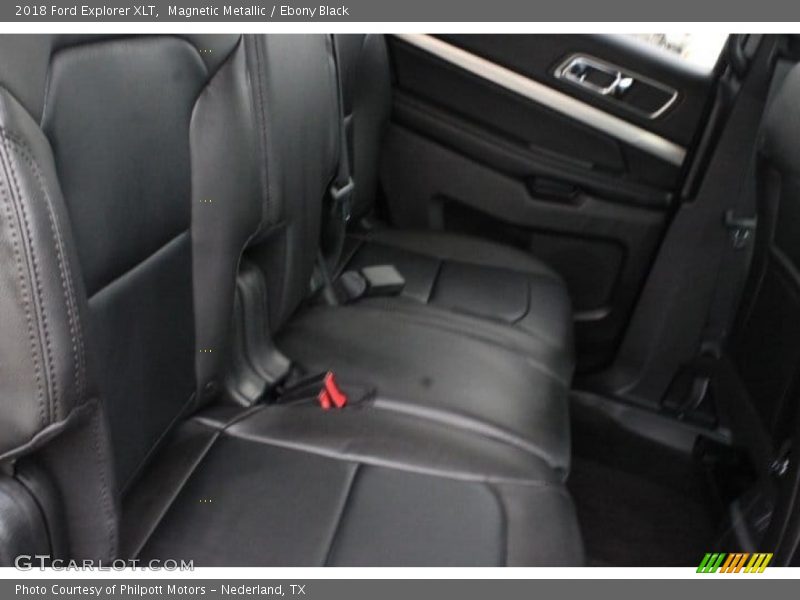 Magnetic Metallic / Ebony Black 2018 Ford Explorer XLT