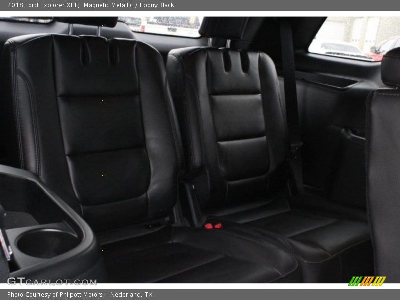 Magnetic Metallic / Ebony Black 2018 Ford Explorer XLT