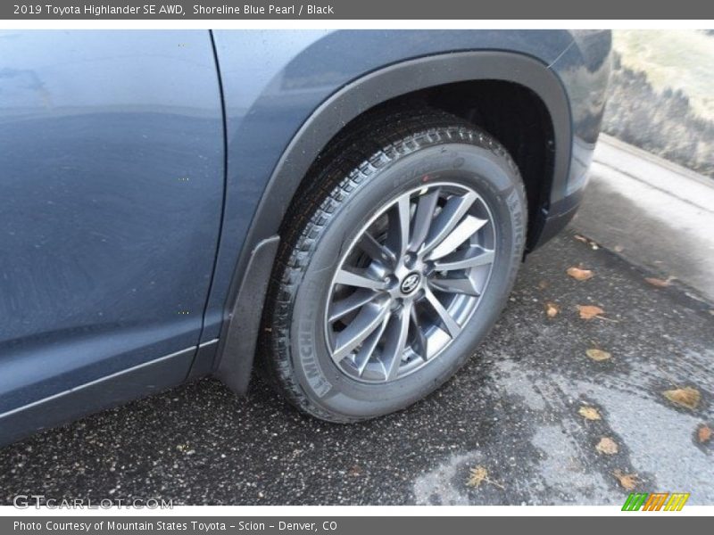 Shoreline Blue Pearl / Black 2019 Toyota Highlander SE AWD