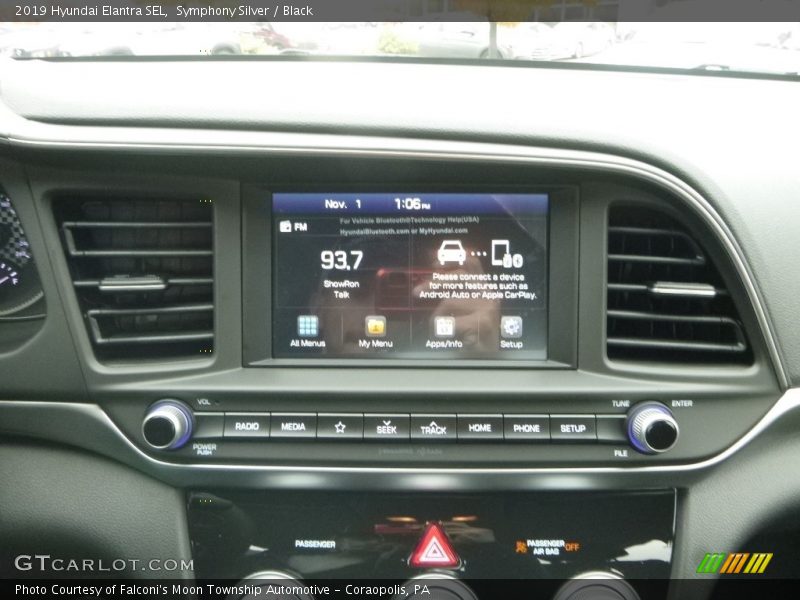 Symphony Silver / Black 2019 Hyundai Elantra SEL