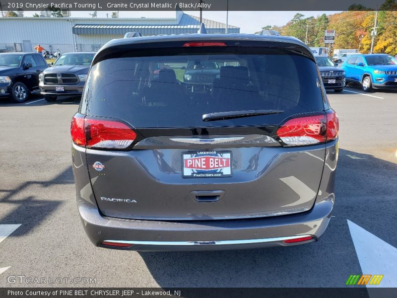 Granite Crystal Metallic / Black/Alloy 2019 Chrysler Pacifica Touring L
