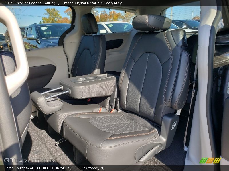 Granite Crystal Metallic / Black/Alloy 2019 Chrysler Pacifica Touring L