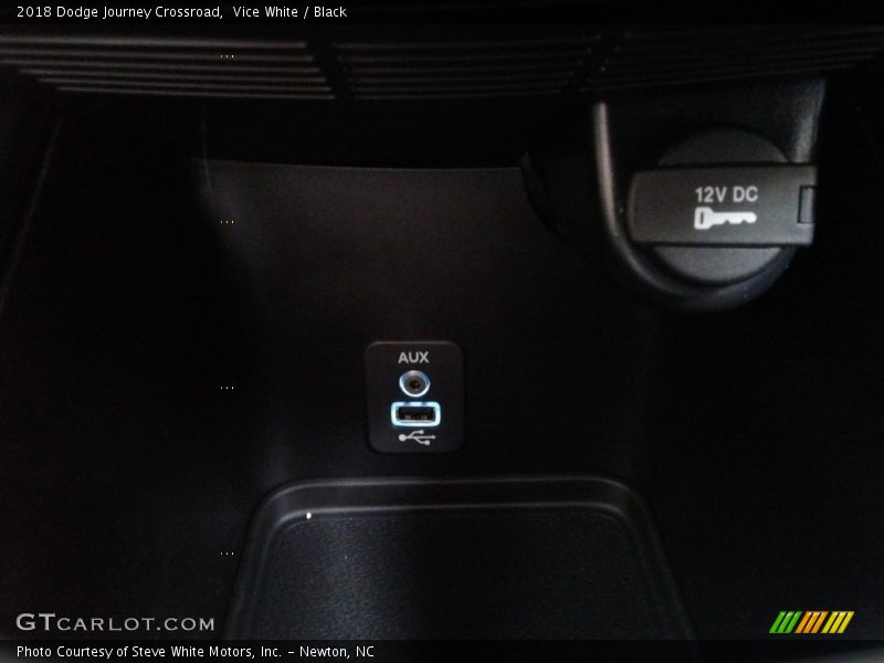 Vice White / Black 2018 Dodge Journey Crossroad