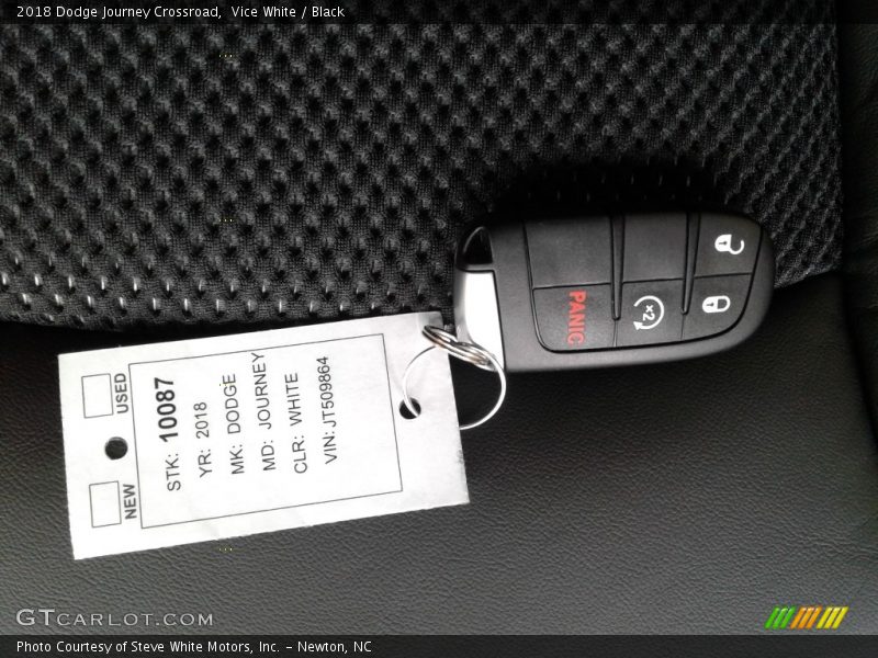 Vice White / Black 2018 Dodge Journey Crossroad