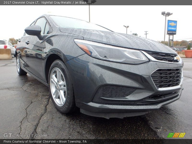 Nightfall Gray Metallic / Jet Black 2017 Chevrolet Cruze LT