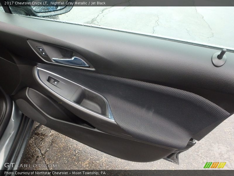 Nightfall Gray Metallic / Jet Black 2017 Chevrolet Cruze LT