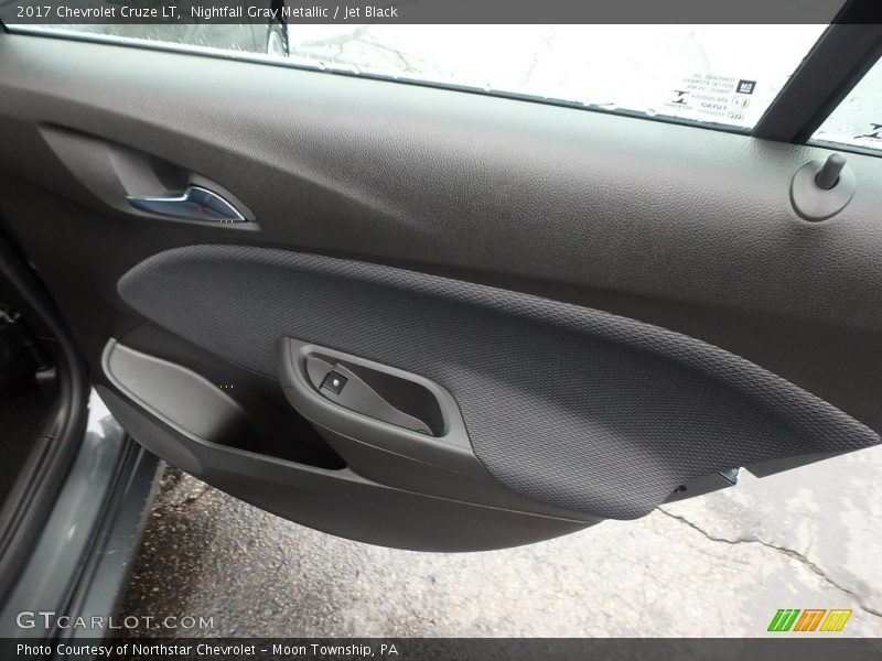 Nightfall Gray Metallic / Jet Black 2017 Chevrolet Cruze LT