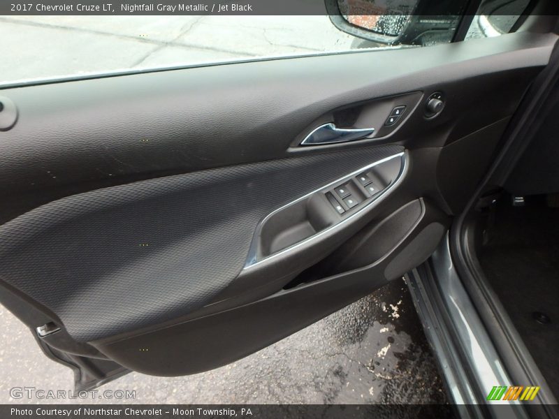 Nightfall Gray Metallic / Jet Black 2017 Chevrolet Cruze LT