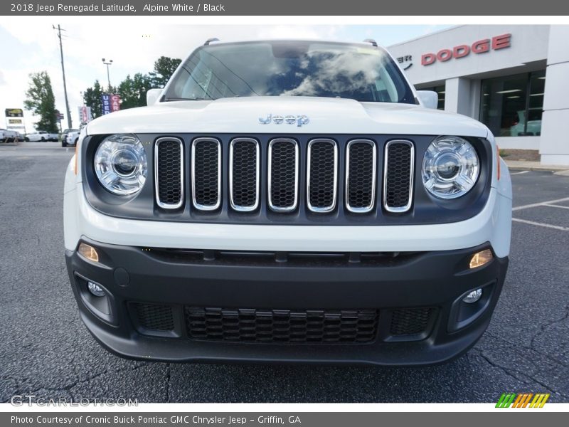 Alpine White / Black 2018 Jeep Renegade Latitude