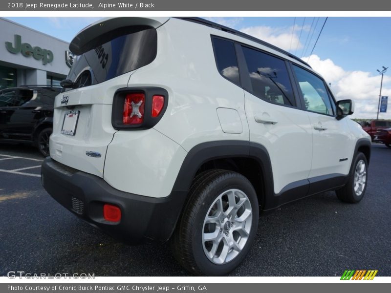 Alpine White / Black 2018 Jeep Renegade Latitude