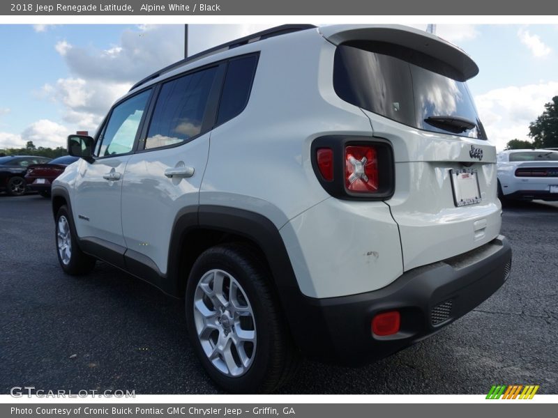 Alpine White / Black 2018 Jeep Renegade Latitude