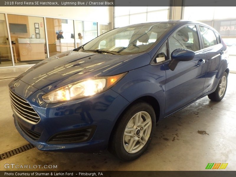 Lightning Blue / Charcoal Black 2018 Ford Fiesta SE Hatchback