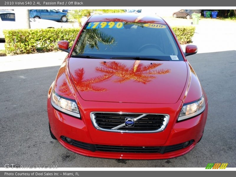 Passion Red / Off Black 2010 Volvo S40 2.4i