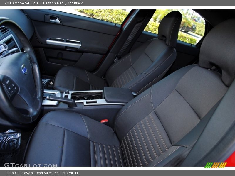 Passion Red / Off Black 2010 Volvo S40 2.4i