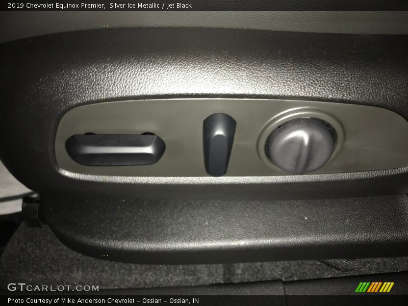 Silver Ice Metallic / Jet Black 2019 Chevrolet Equinox Premier