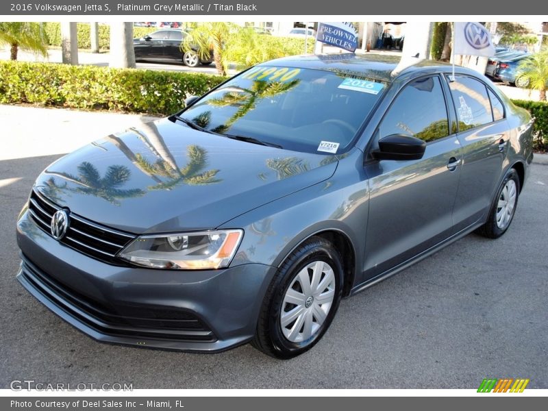 Platinum Grey Metallic / Titan Black 2016 Volkswagen Jetta S