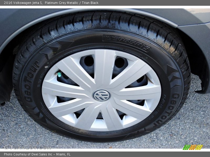 Platinum Grey Metallic / Titan Black 2016 Volkswagen Jetta S